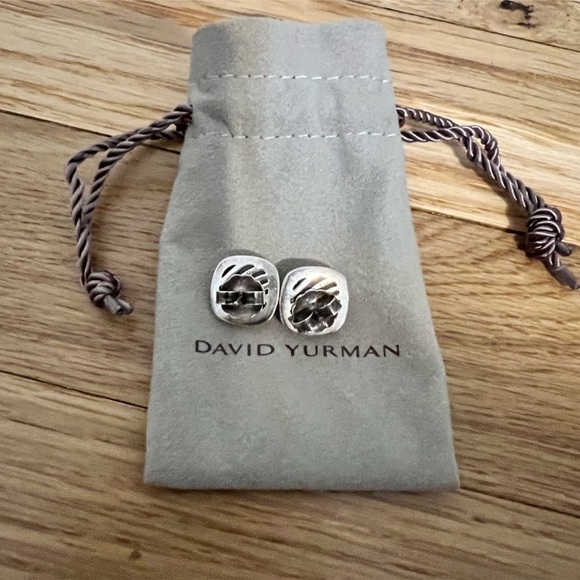 David Yurman two-tone diamond cluster earrings - Picture 2 of 3